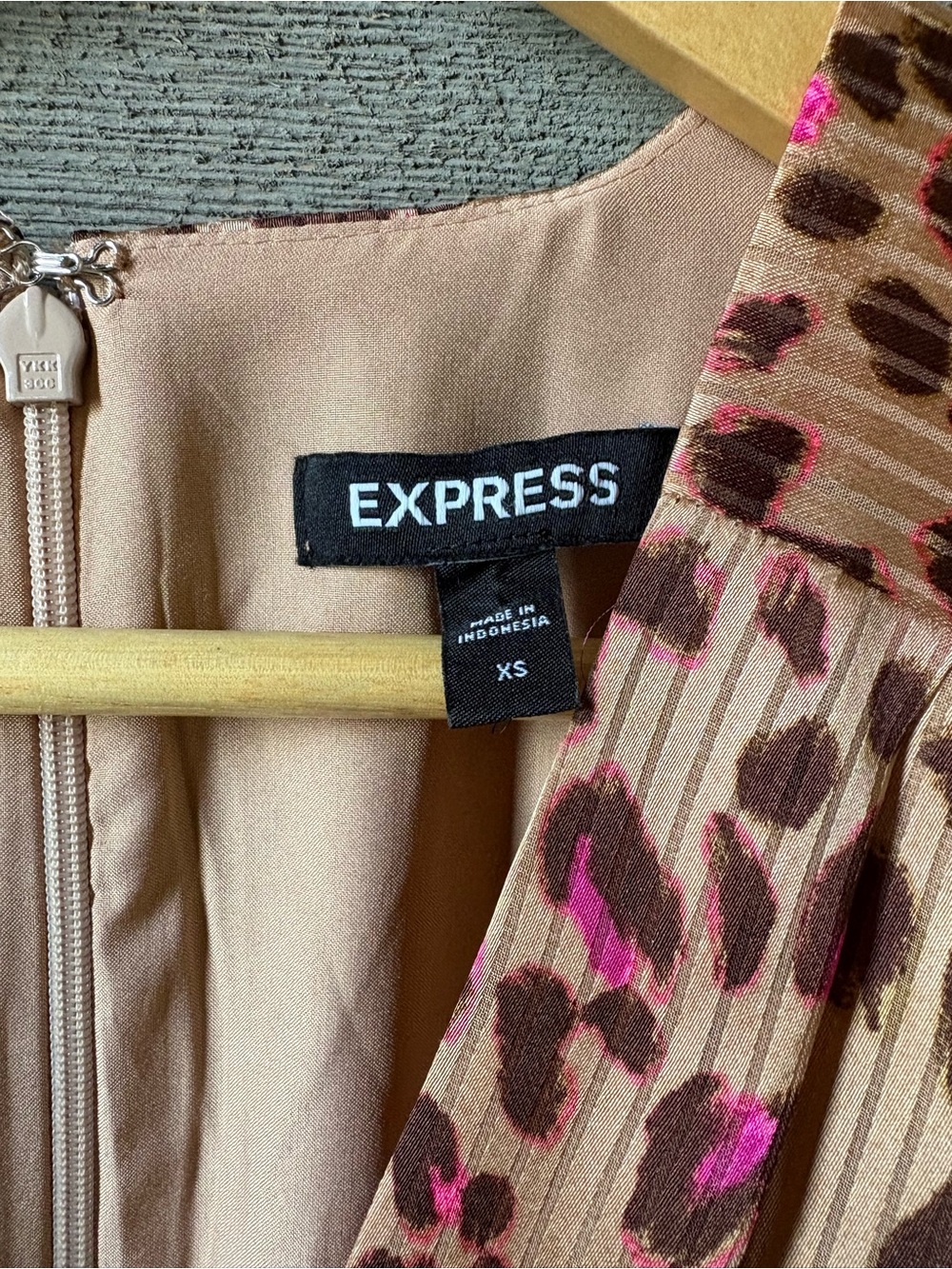 Express Beige and Pink Leopard-Print Sleeveless Midi Dress - Picture 4 of 5